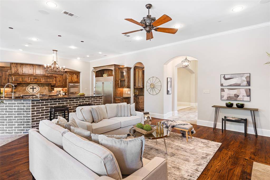 14907 Lake Forest Drive, Addison, TX 75254