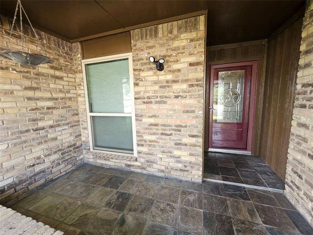 1701 Coral Rock Court, Irving, TX 75060