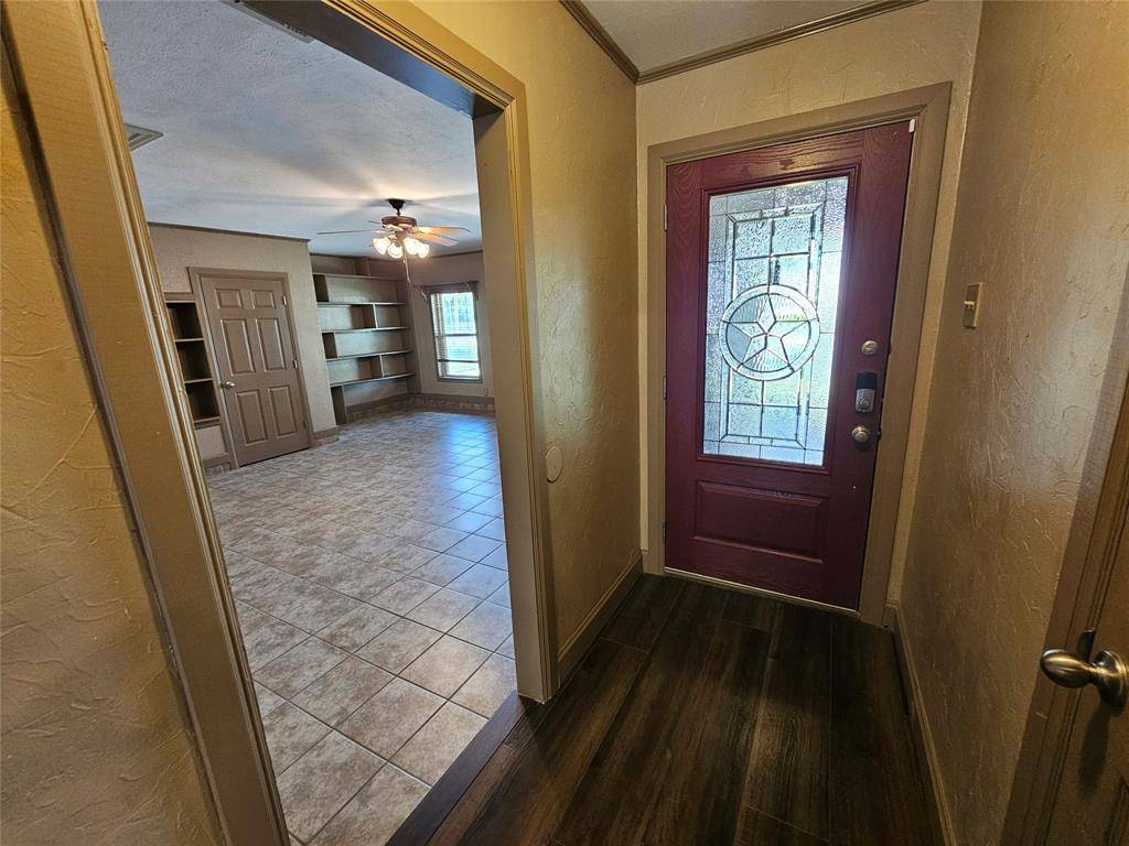 1701 Coral Rock Court, Irving, TX 75060