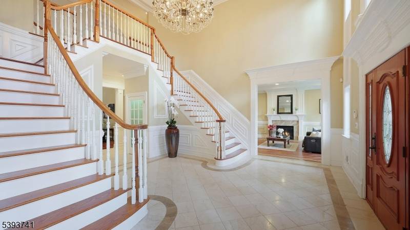 115 Old Somerset Rd, Watchung Boro, NJ 07069