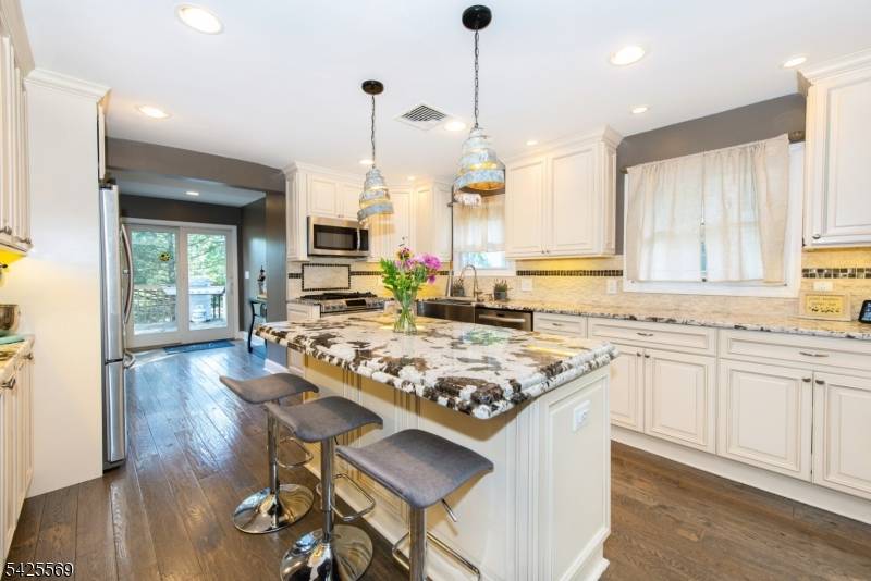 36 Ella St, Bloomingdale Boro, NJ 07403