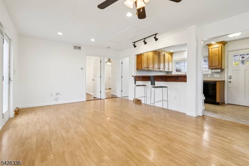 47 Broadway, Hopatcong Boro, NJ 07843