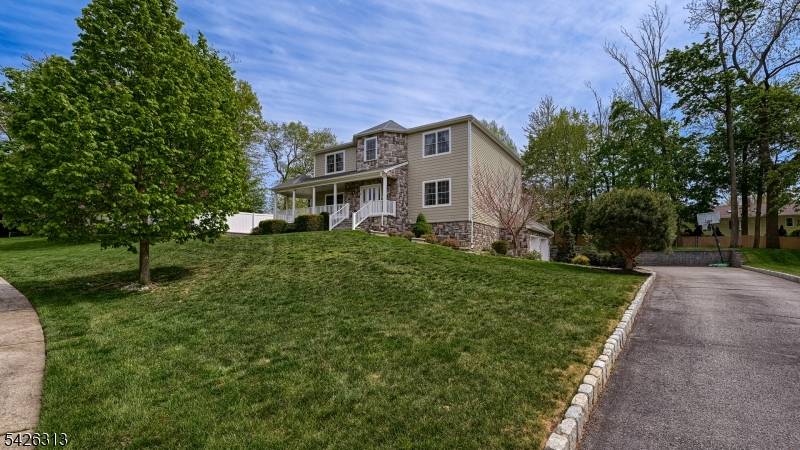 14 De Hart Ct, Wayne Twp., NJ 07470