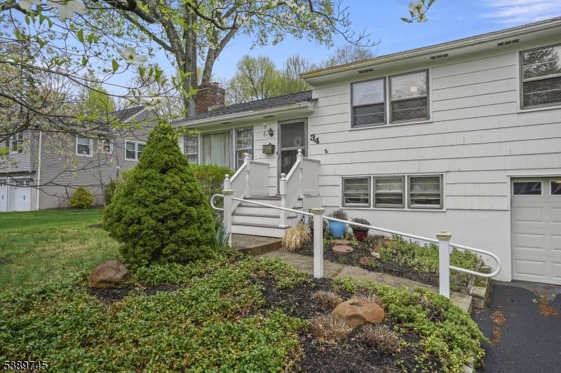34 BERKSHIRE DRIVE, Berkeley Heights Twp., NJ 07922