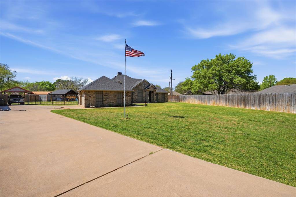 3802 Buena Vista Circle, Granbury, TX 76049