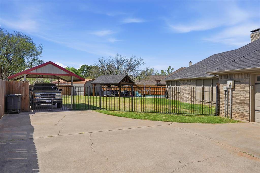 3802 Buena Vista Circle, Granbury, TX 76049