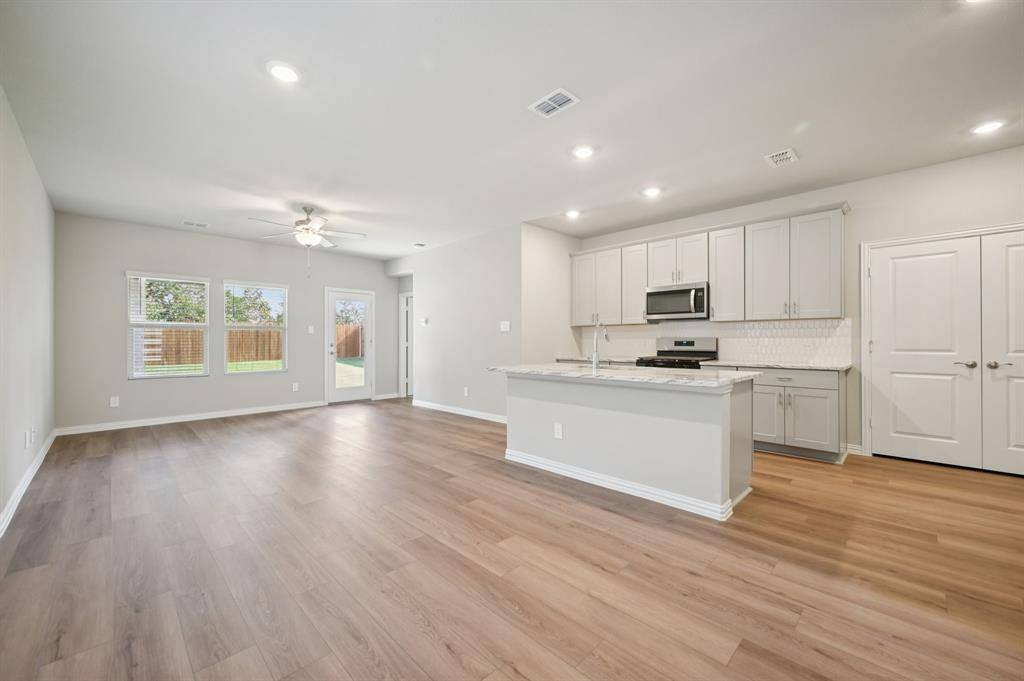 3523 Bridgeport Drive, Farmersville, TX 75442
