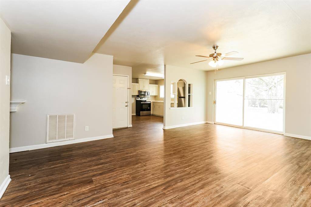 2918 Rayswood Drive, Carrollton, TX 75007