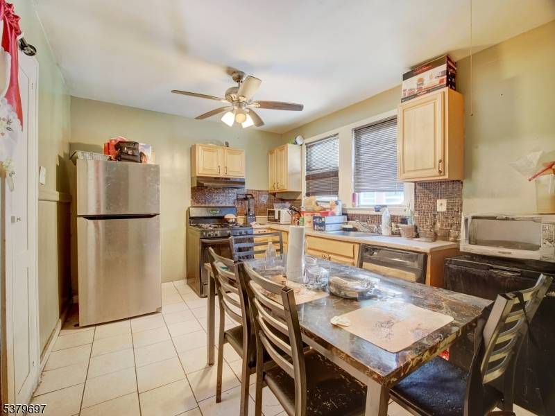 170 Oakland Ter, Newark City, NJ 07106