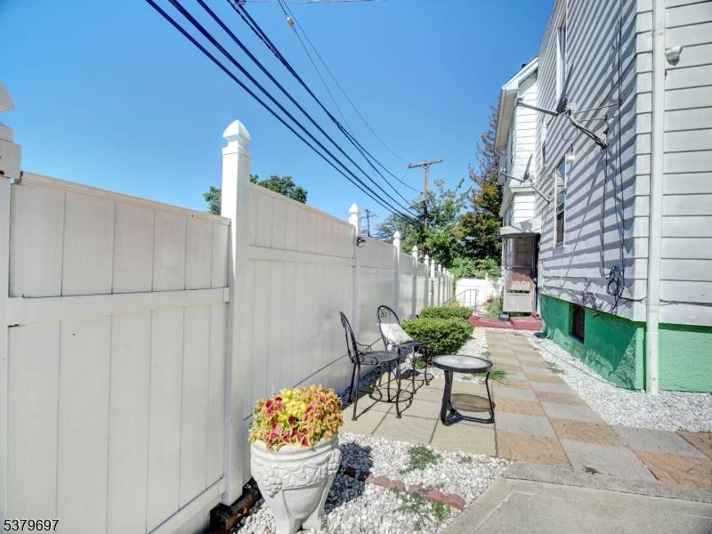 170 Oakland Ter, Newark City, NJ 07106