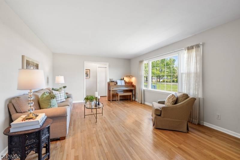 23 Strawberry Ln, Hillsborough Twp., NJ 08844