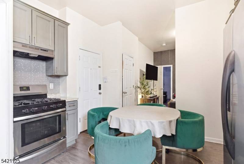 237 Astor St, Newark City, NJ 07114