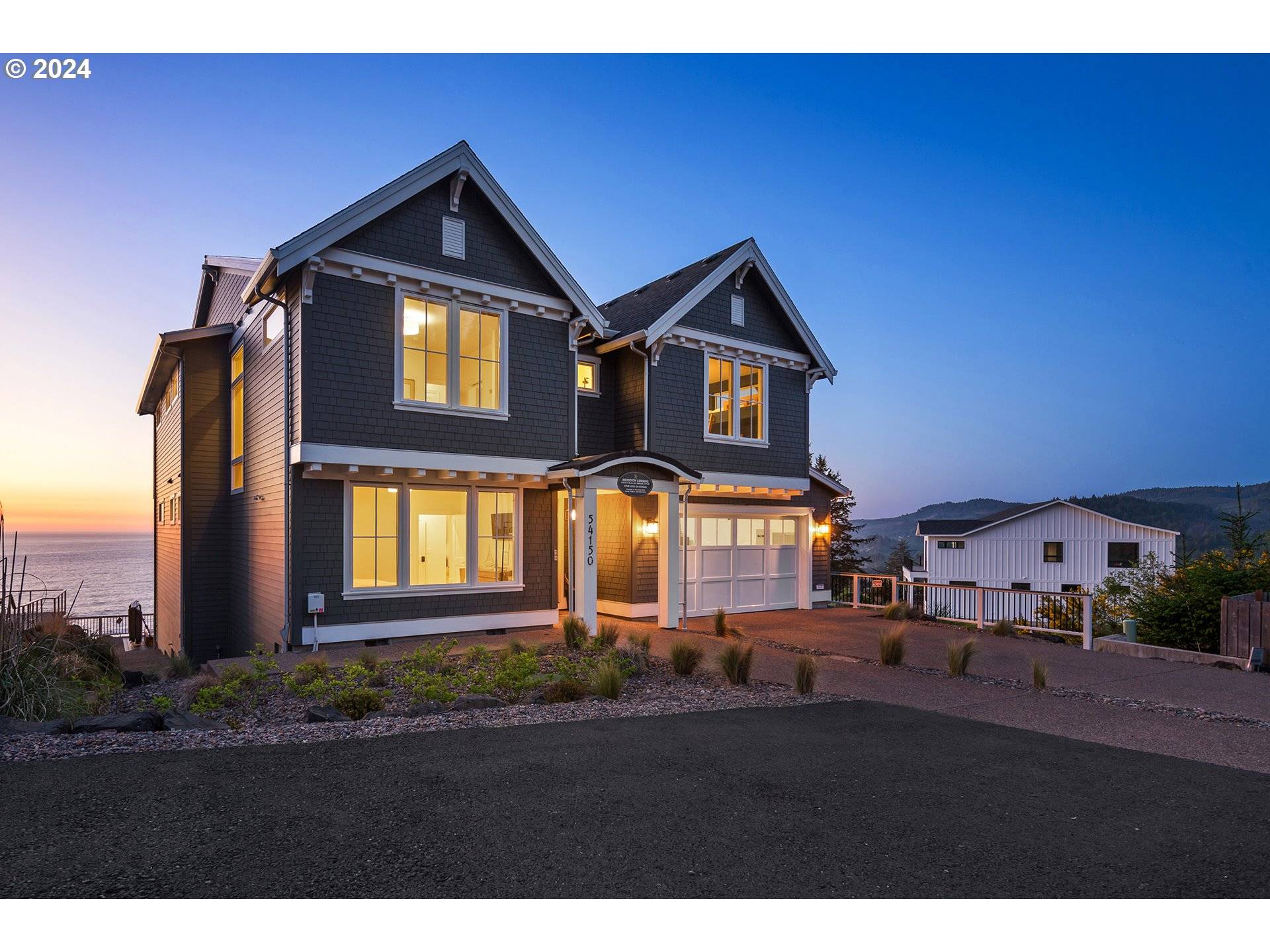 54150 S BEACH RD, Neskowin, OR 97149