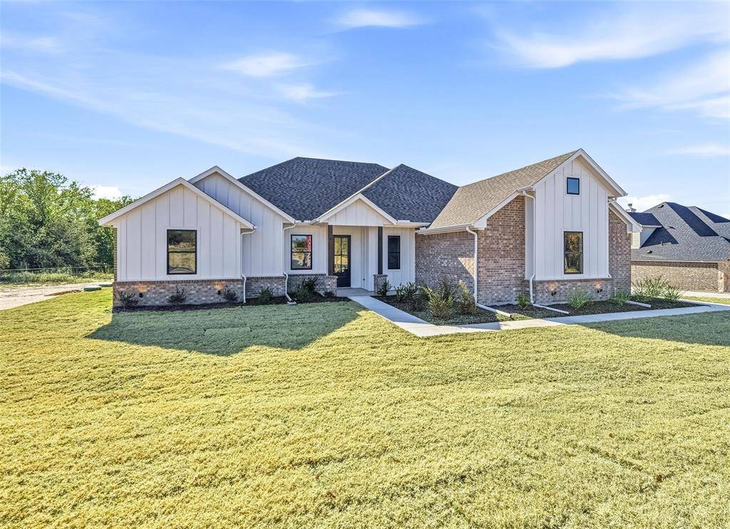 151 Rj Smith Drive, Boyd, TX 76023