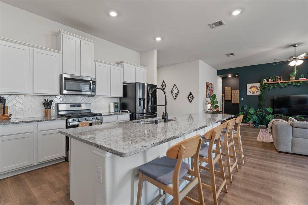 3816 Waldorf Drive, Denton, TX 76208