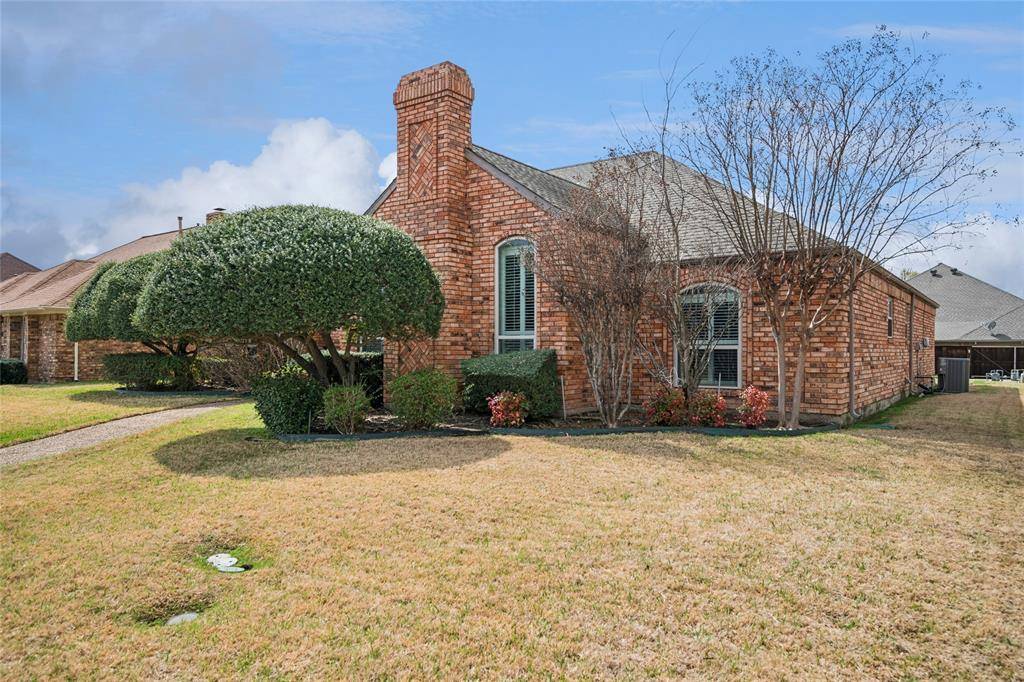 2528 Willowdale Drive, Carrollton, TX 75006