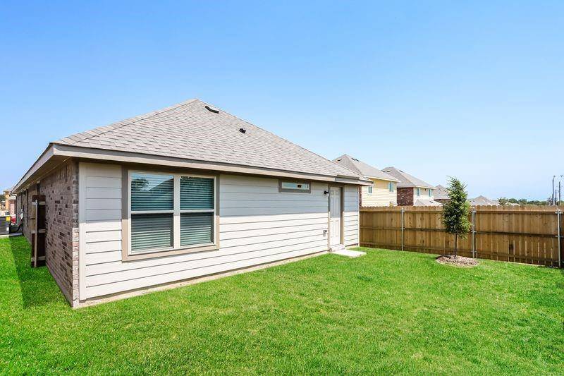 1405 Mark Lane, Ennis, TX 75119