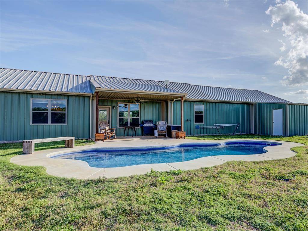 1020 County Road 1596, Alvord, TX 76225