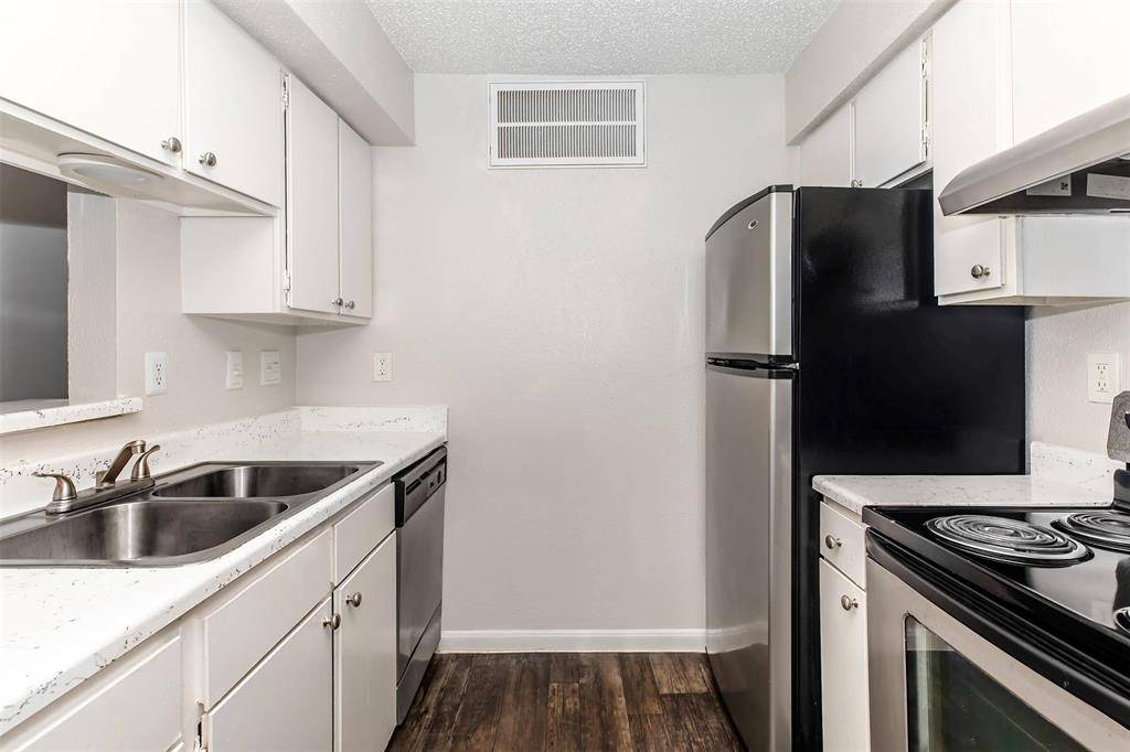 10402 Sandpiper Drive #10-138, Houston, TX 77096