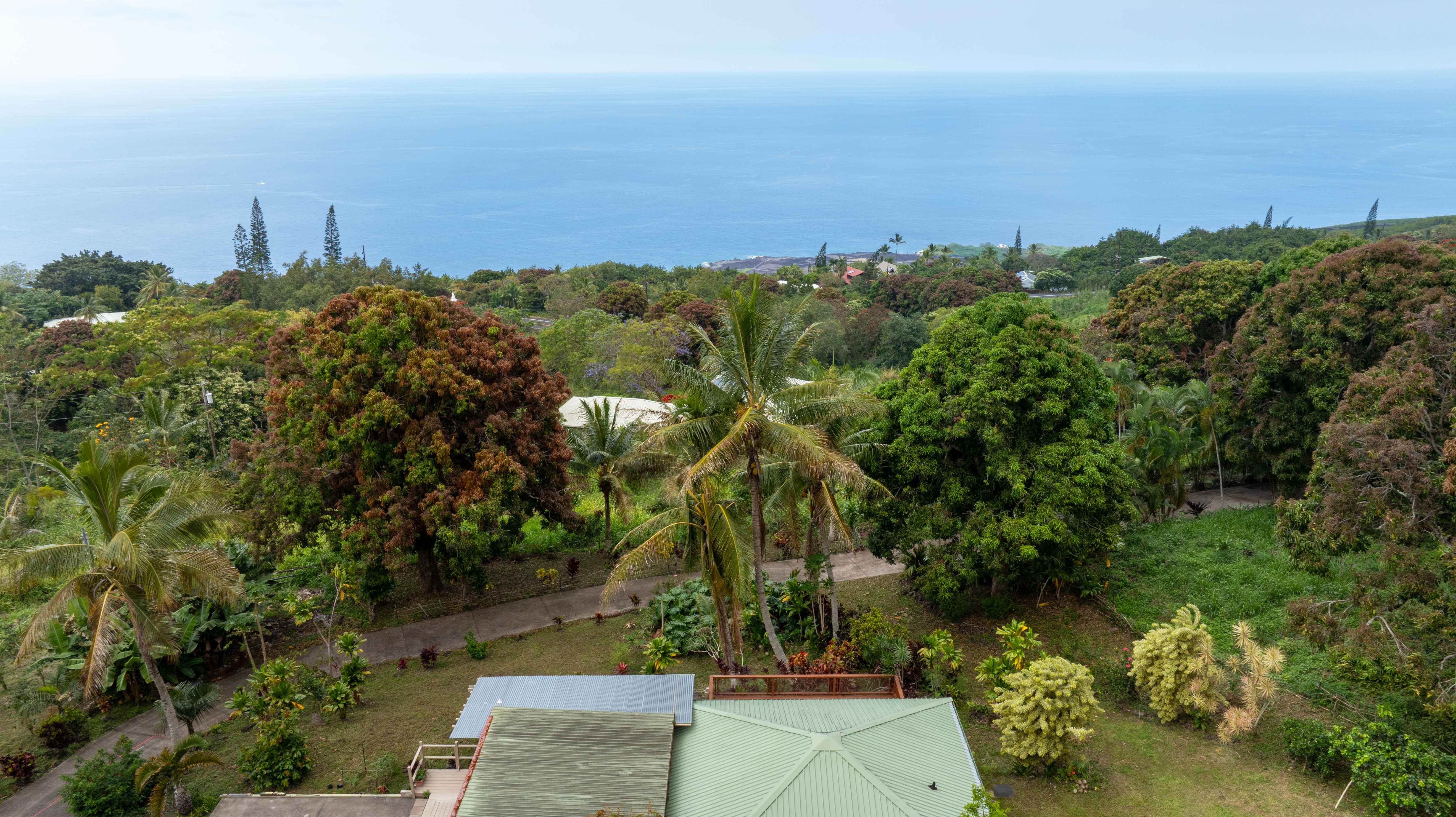 87-493 KAOHE MAUKA RD, Captain Cook, HI 96704