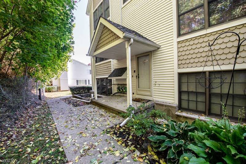 56 Portsmouth Ct, Hamburg Boro, NJ 07419