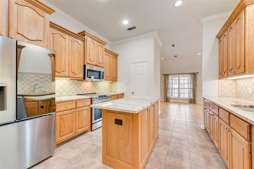 123 Crestpark Drive #36, Cedar Hill, TX 75104