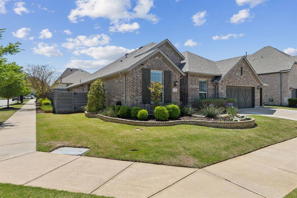 844 Elm Fork Trail, Little Elm, TX 76227