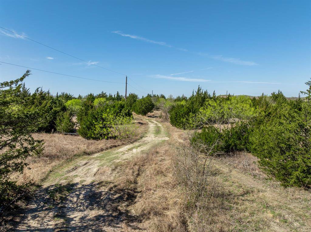 843 Lake Ridge Road, Avalon, TX 76623