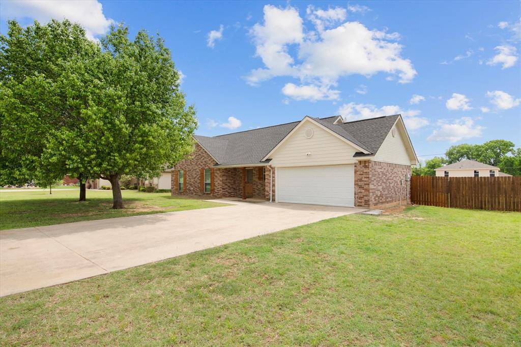 222 Ashley Street, Alvord, TX 76225
