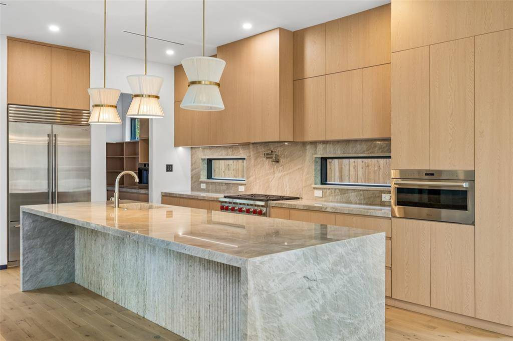 8915 San Benito Way, Dallas, TX 75218