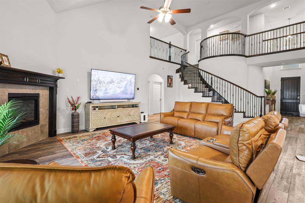 6732 Palmdale Drive, Fort Worth, TX 76123