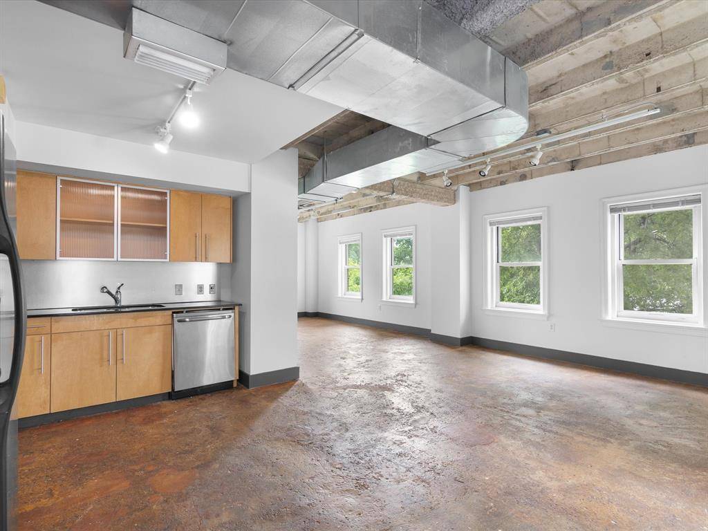 329 E Colorado Boulevard #202, Dallas, TX 75203