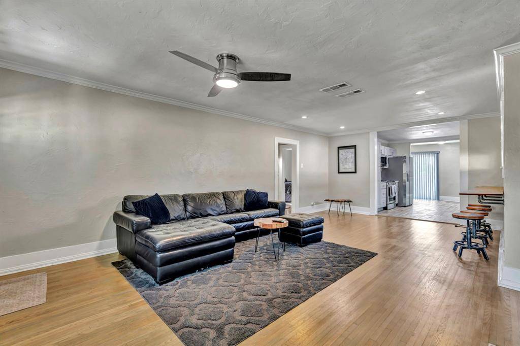 4829 Pershing Avenue, Fort Worth, TX 76107
