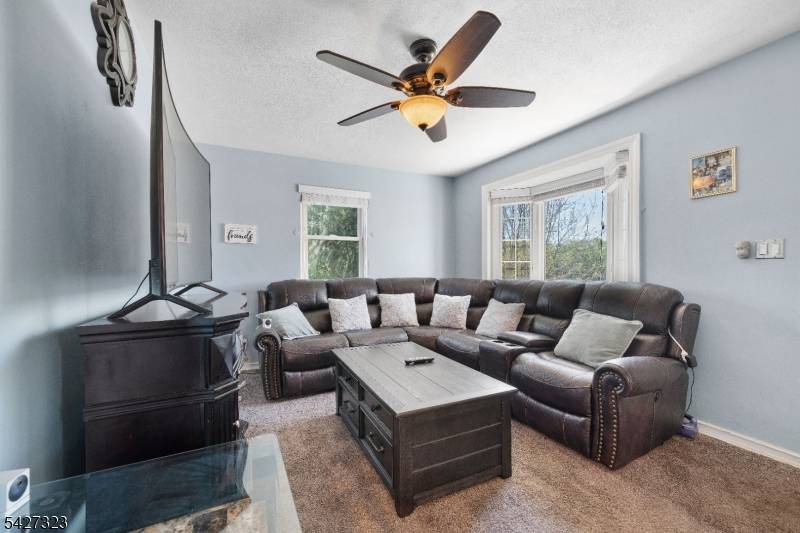 9 Leopold Ter, Clifton City, NJ 07011