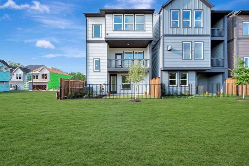 5829 Water Bridge Lane, Fort Worth, TX 76109