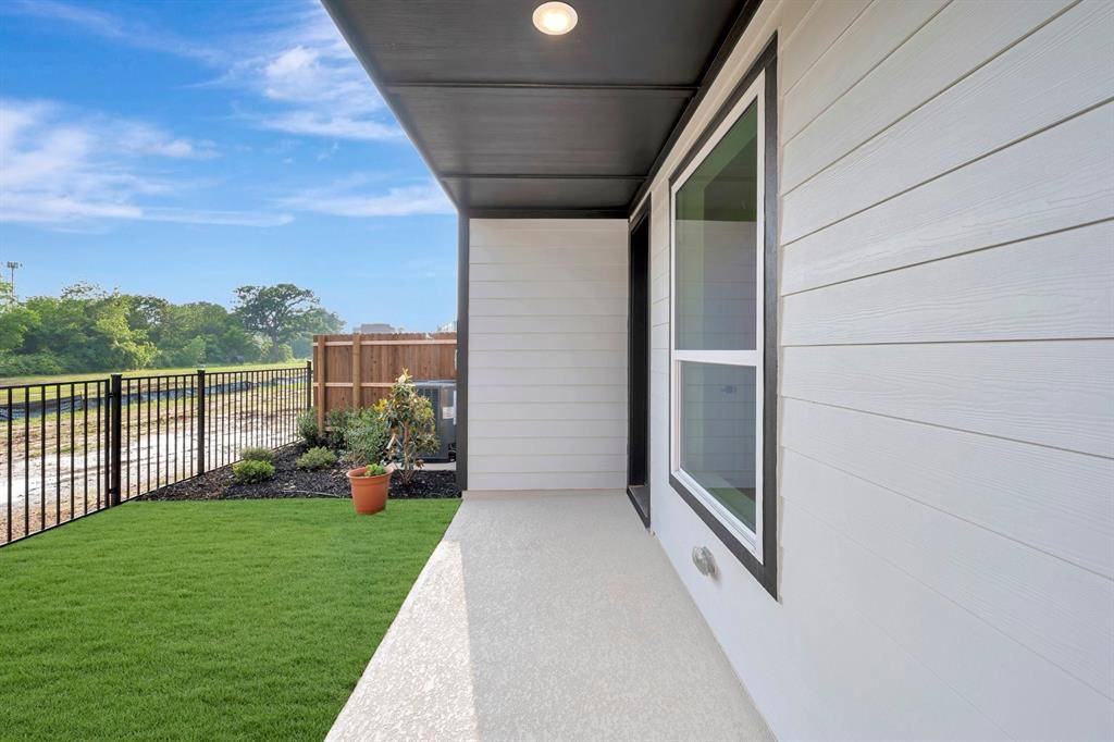 5829 Water Bridge Lane, Fort Worth, TX 76109