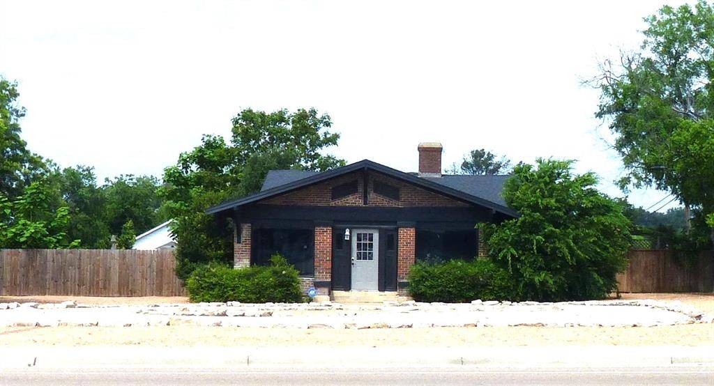 617 N Bridge, Brady, TX 76825