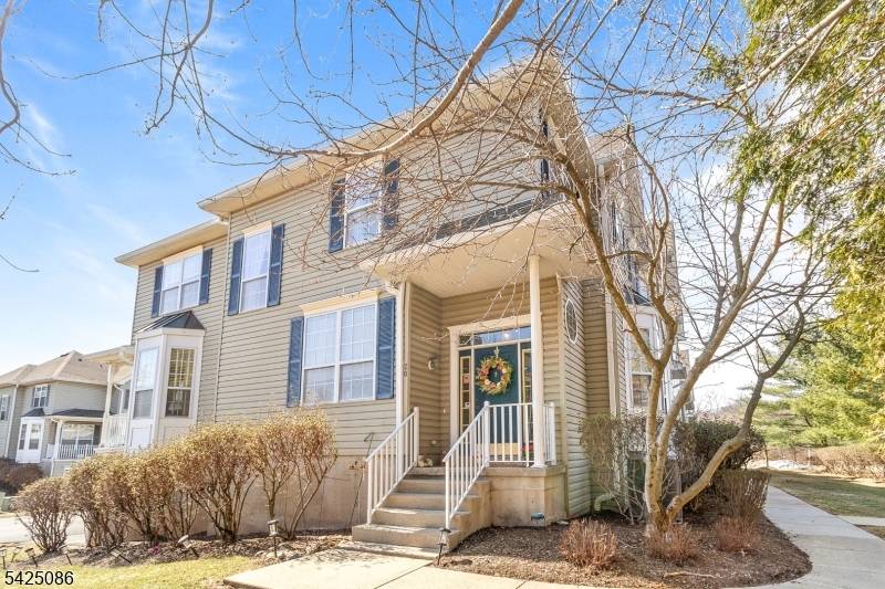 20 Chesterfield Ct, Raritan Twp., NJ 08822