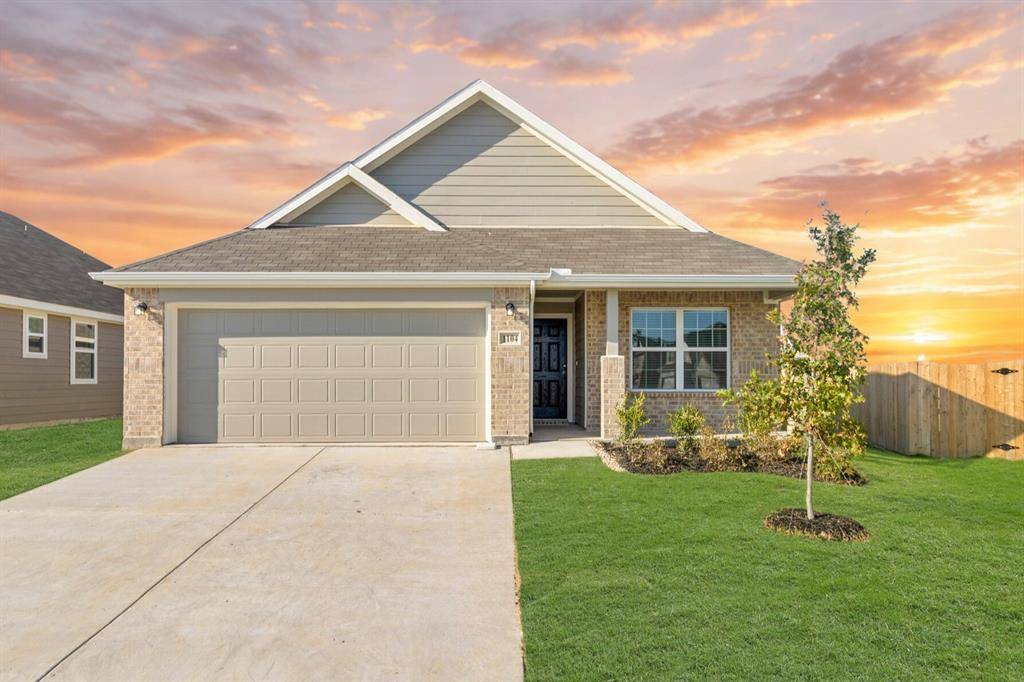 1104 Runway Road, Fort Worth, TX 76131