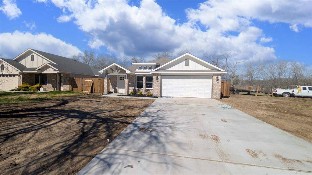 707 Cedar Street, Cleburne, TX 76031