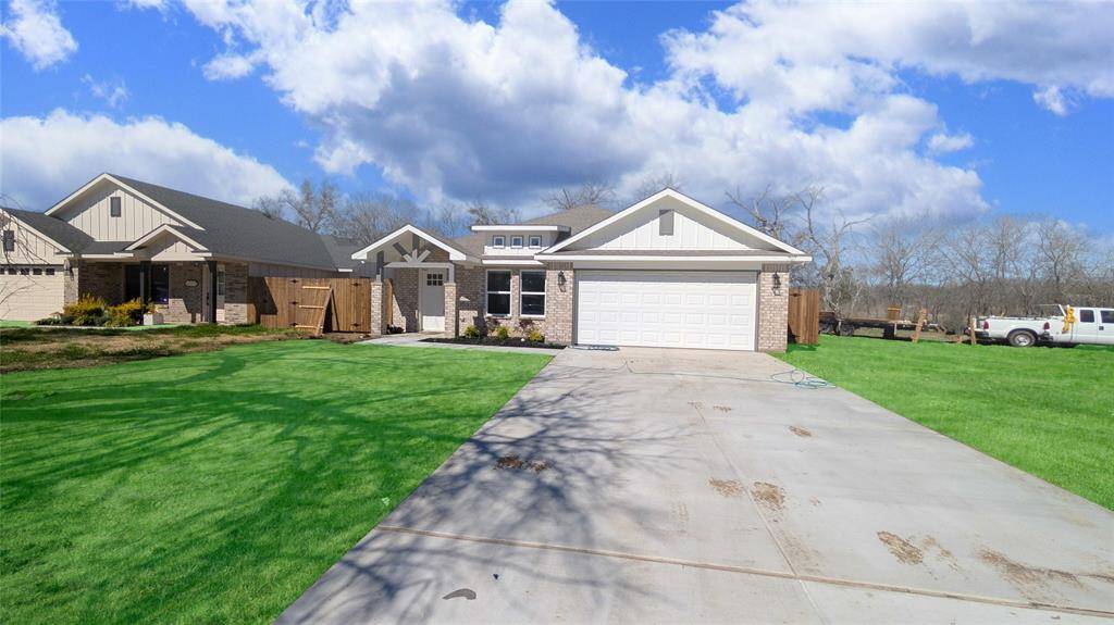 707 Cedar Street, Cleburne, TX 76031