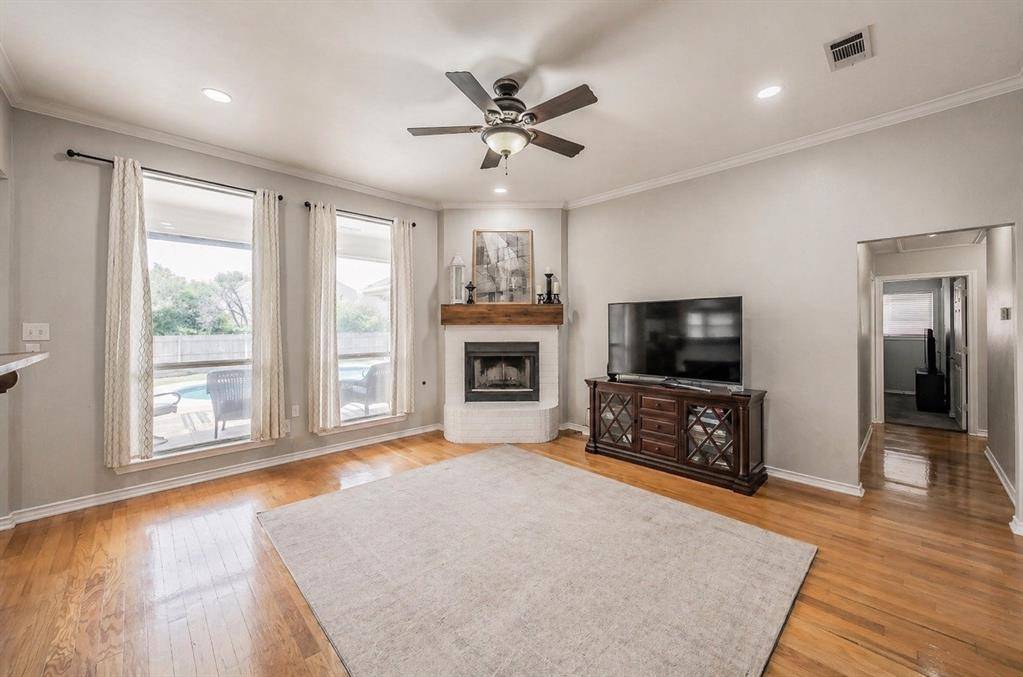 2720 Cedar Springs Court, Bedford, TX 76021