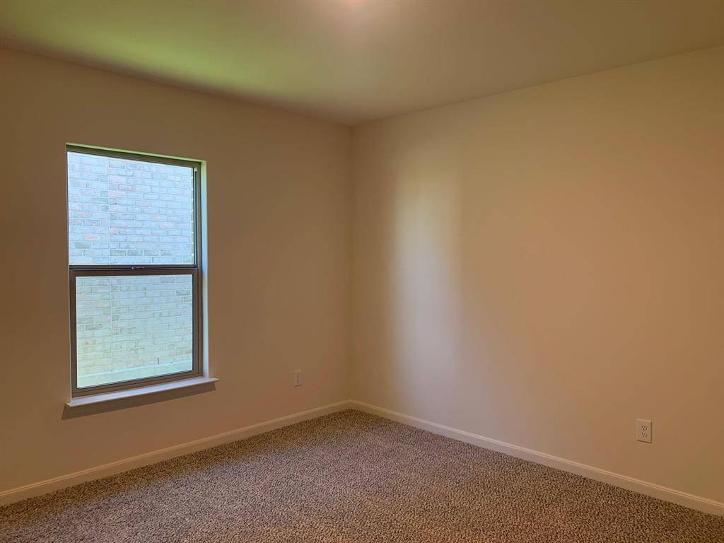 612 Aqueduct Drive, Seagoville, TX 75159