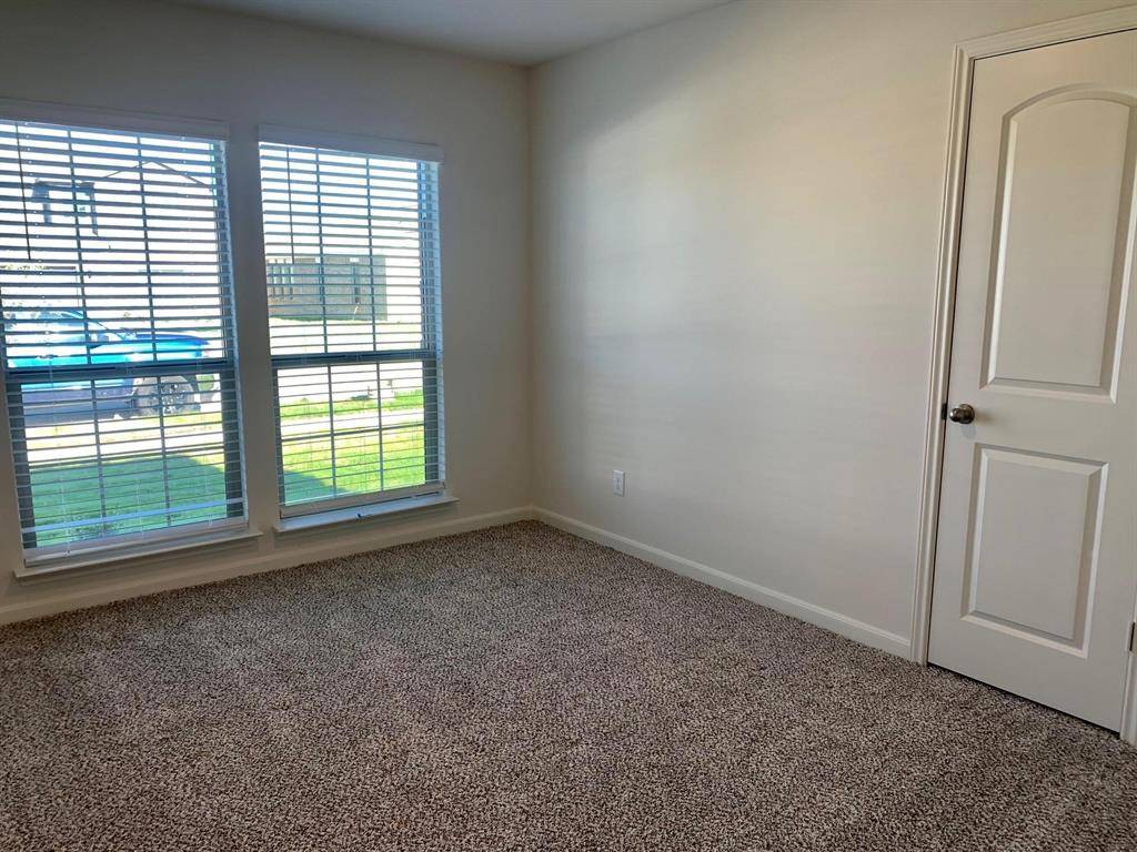 612 Aqueduct Drive, Seagoville, TX 75159