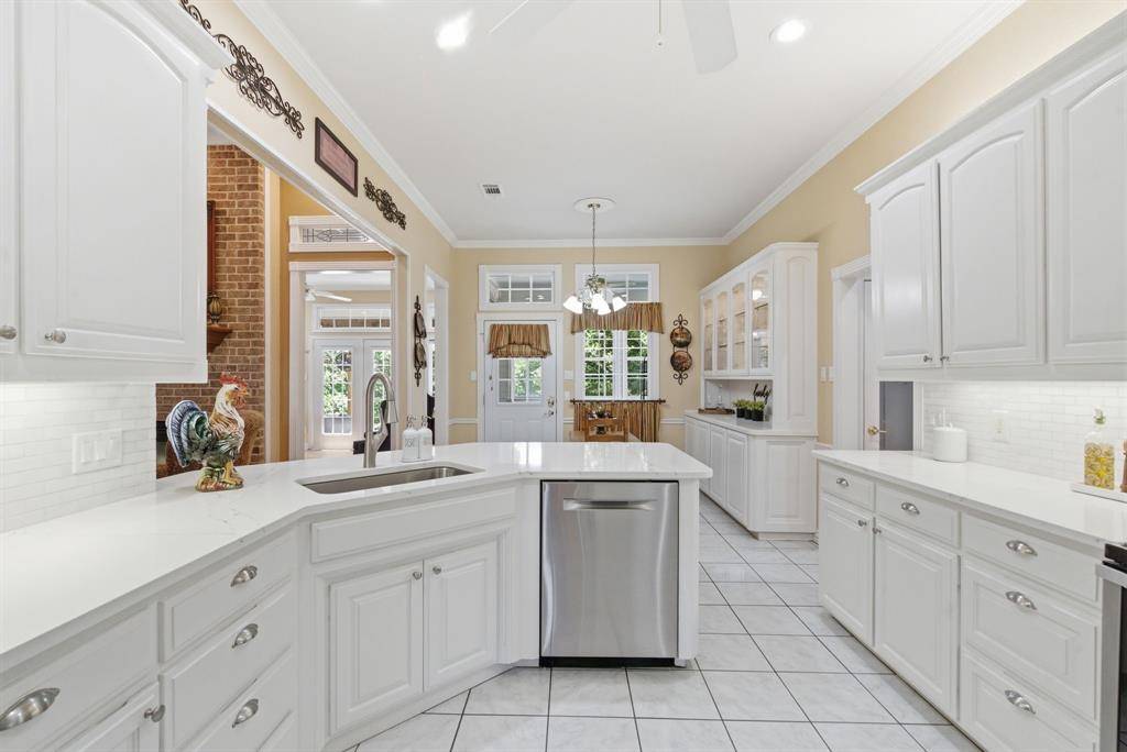 217 Ridge Hollow Trail, Weatherford, TX 76087