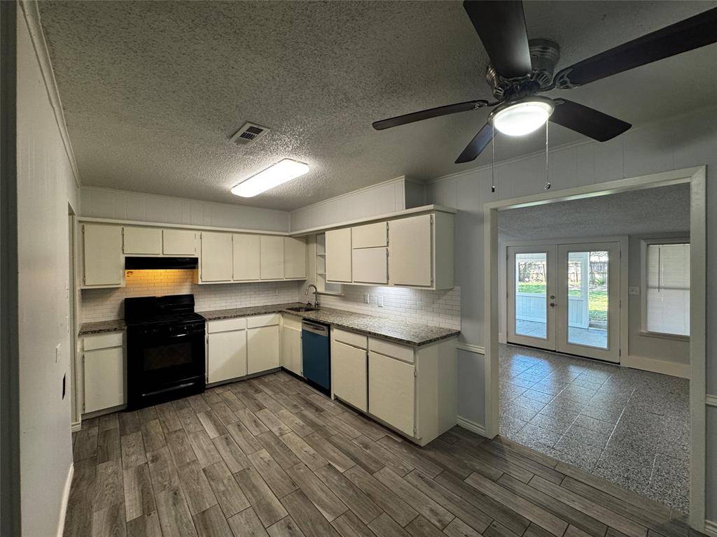 3008 Winfield Drive, Corsicana, TX 75110