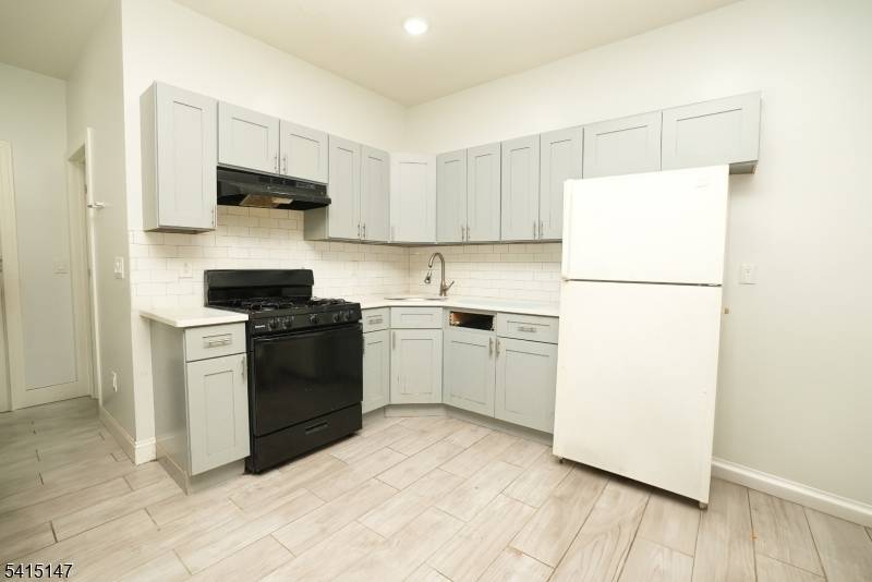 14-16 Hazel Pl, Newark City, NJ 07108