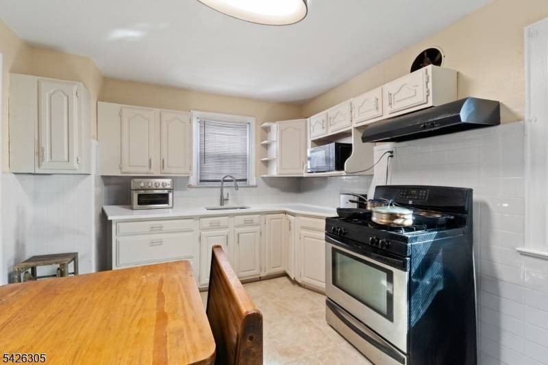 326 Eastern Pkwy, Newark City, NJ 07106