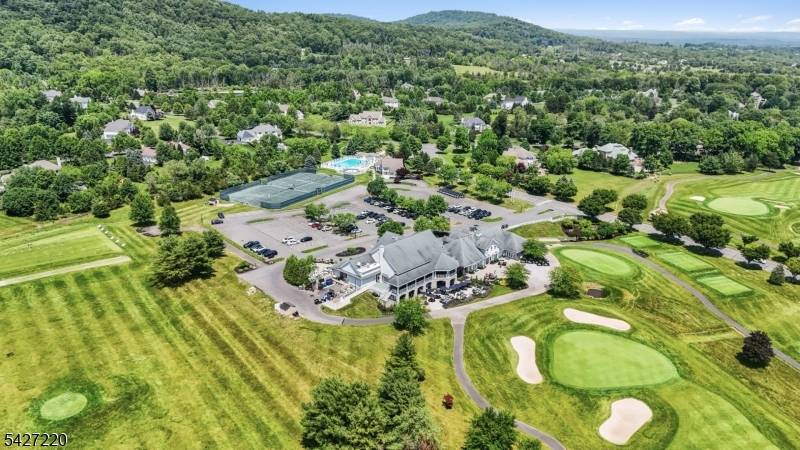2 Fairway Dr, Readington Twp., NJ 08889