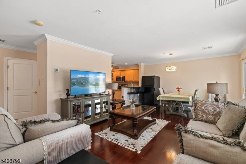 43 Manchester Ct, Kinnelon Boro, NJ 07405